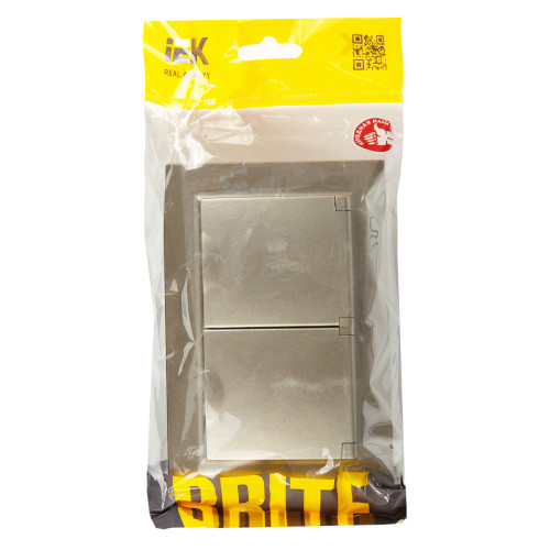 BRITE Розетка 2-местная с заземлением с защитными шторками и крышкой 16А в сборе IP44 РСбш12-3-44-БрШ шампань IEK BRITE Розетка 2-местная с заземлением с защитными шторками и крышкой 16А в сборе IP44 РСбш12-3-44-БрШ шампань IEK