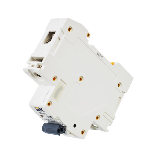ARMAT Автоматический выключатель M06N 1P C 32А IEK ARMAT Автоматический выключатель M06N 1P C 32А IEK