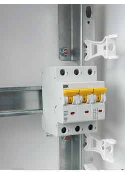 IEK MVA31-3-032-D