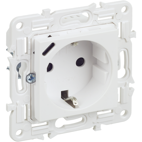 SKANDY Розетка с заземлением с защитными шторками 16А с USB C 18Вт SK-R17W арктический белый IEK