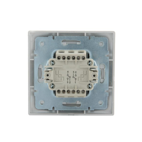 Переключатель проходной 2-кл. СП Mira 10А IP20 со вставкой сер. метал. LEZARD 701-1010-106 Переключатель проходной 2-кл. СП Mira 10А IP20 со вставкой сер. метал. LEZARD 701-1010-106