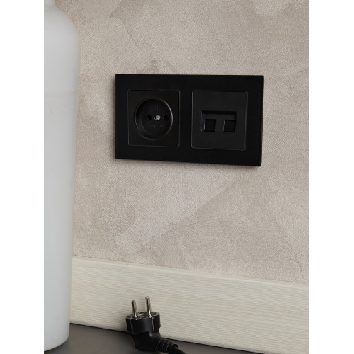 BRITE Рамка 2-местная РУ-2-2-Бр стекло черный матовый IEK BRITE Рамка 2-местная РУ-2-2-Бр стекло черный матовый IEK
