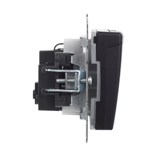 BRITE Розетка 1-местная с заземлением с защитными шторками и крышкой 16А IP44 РСбш10-3-44-БрЧ черный IEK