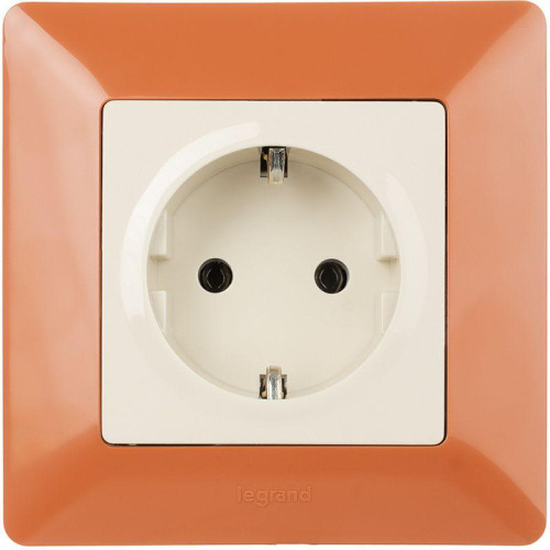Розетка 1-м СП Valena Life 16А IP2X 250В 2P+E безвинтов. клеммы с лицев. панелью механизм сл. кость Leg 753521 Розетка 1-м СП Valena Life 16А IP2X 250В 2P+E безвинтов. клеммы с лицев. панелью механизм сл. кость Leg 753521