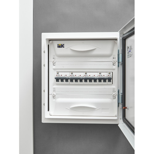 ARMAT Автоматический выключатель M06N 3P B 10А IEK