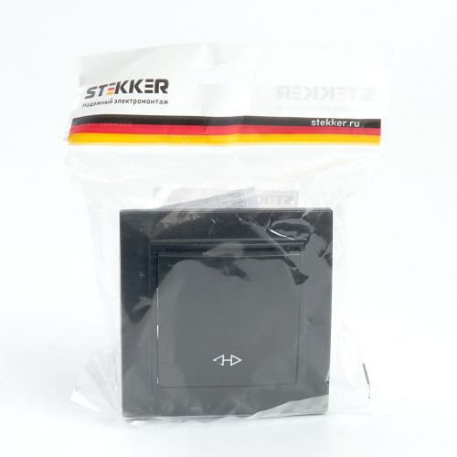 Переключатель перекрестный 1-клавишный STEKKER PSW10-9009-03, 250В, 10А, серия Эрна, черный Переключатель перекрестный 1-клавишный STEKKER PSW10-9009-03, 250В, 10А, серия Эрна, черный