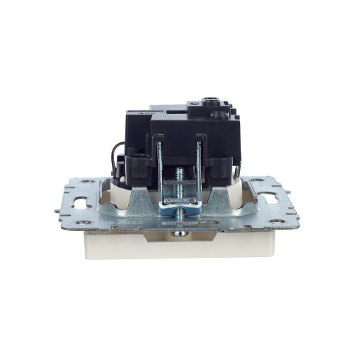 BRITE Розетка 1-местная с заземлением с защитными шторками 16А РС14-1-0-БрЖ жемчуг IEK BRITE Розетка 1-местная с заземлением с защитными шторками 16А РС14-1-0-БрЖ жемчуг IEK