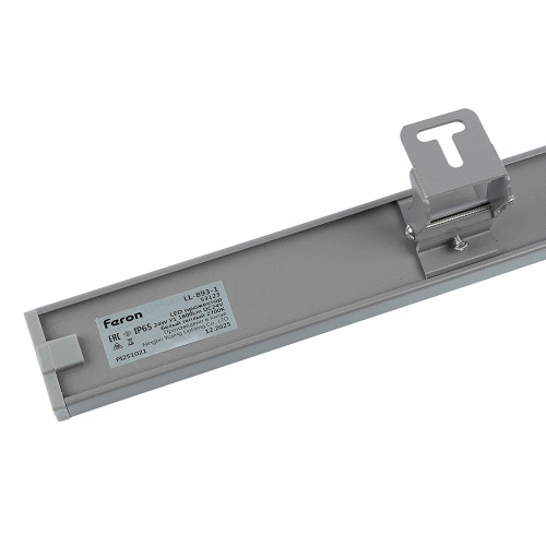 LL-893-1 Светодиодный линейный прожектор, 6400K, 970*40*25mm, 24W DC24V, IP65 LL-893-1 Светодиодный линейный прожектор, 6400K, 970*40*25mm, 24W DC24V, IP65
