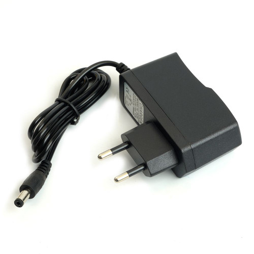 Светодиодный прожектор Feron LL-951 переносной с зарядным устройством IP66 50W 6400K Светодиодный прожектор Feron LL-951 переносной с зарядным устройством IP66 50W 6400K