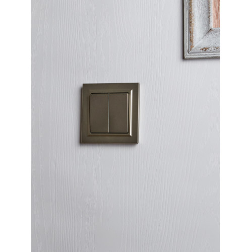 BRITE Выключатель 2-клавишный 10А в сборе ВСР10-2-0-БрШ шампань IEK BRITE Выключатель 2-клавишный 10А в сборе ВСР10-2-0-БрШ шампань IEK