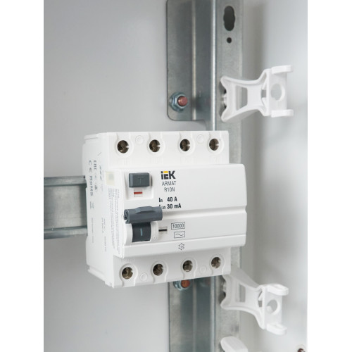 ARMAT Выключатель дифференциального тока R10N 4P 40А 30мА тип AC IEK ARMAT Выключатель дифференциального тока R10N 4P 40А 30мА тип AC IEK