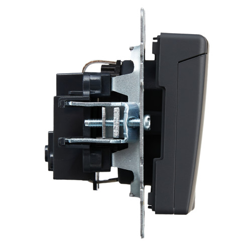 BRITE Розетка 1-местная с заземлением с защитными шторками и крышкой 16А IP20 РСбш10-3-БрГ графит IEK BRITE Розетка 1-местная с заземлением с защитными шторками и крышкой 16А IP20 РСбш10-3-БрГ графит IEK