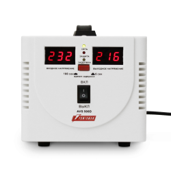 Стабилизатор POWERMAN AVS 500D, ступенчатый регулятор, цифровые индикаторы уровней напряжения, 500ВА, 140-260В, максимальный входной ток 5А, 2 евророзетки, IP-20, напольный,  200мм х 150мм х 140мм, 2,3 кг./ Stabilizer POWERMAN AVS 500D, step-type regulato