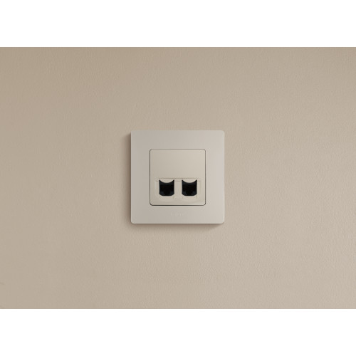 ETIKA Розетка компьютерная двойная RJ45 категория 5Е UTP слоновая кость ETIKA Розетка компьютерная двойная RJ45 категория 5Е UTP слоновая кость
