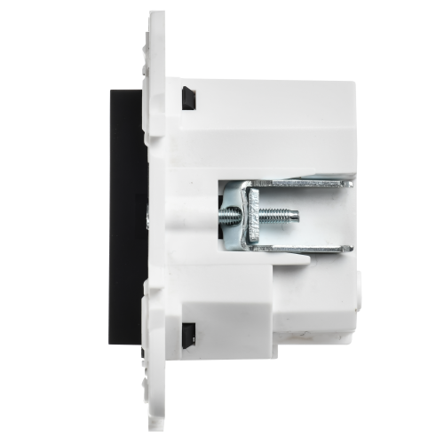 SKANDY Розетка с заземлением с защитными шторками 16А с USB C 18Вт SK-R17Bl черный IEK SKANDY Розетка с заземлением с защитными шторками 16А с USB C 18Вт SK-R17Bl черный IEK