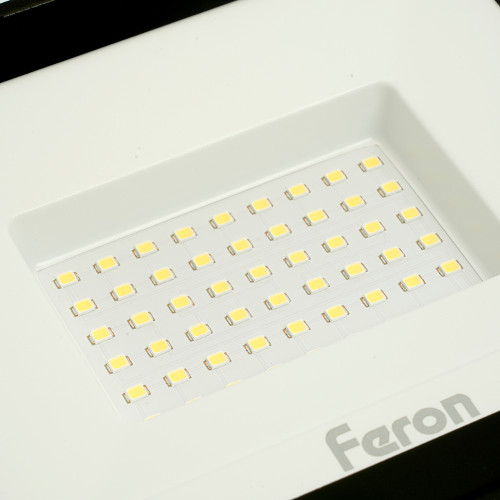 Светодиодный прожектор Feron LL-931 IP65 70W 6400K Светодиодный прожектор Feron LL-931 IP65 70W 6400K