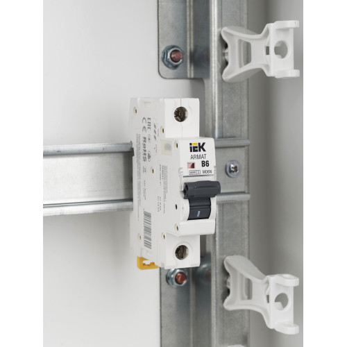 ARMAT Автоматический выключатель M06N 1P B 6А IEK