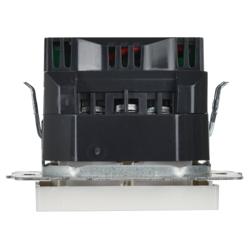 BRITE Розетка 1-местная с заземлением с защитными шторками 16А с USB A+C 18Вт РЮш11-1-БрБ белый IEK BRITE Розетка 1-местная с заземлением с защитными шторками 16А с USB A+C 18Вт РЮш11-1-БрБ белый IEK