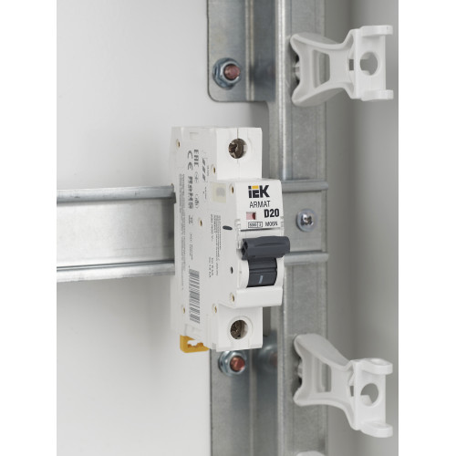 ARMAT Автоматический выключатель M06N 1P D 20А IEK
