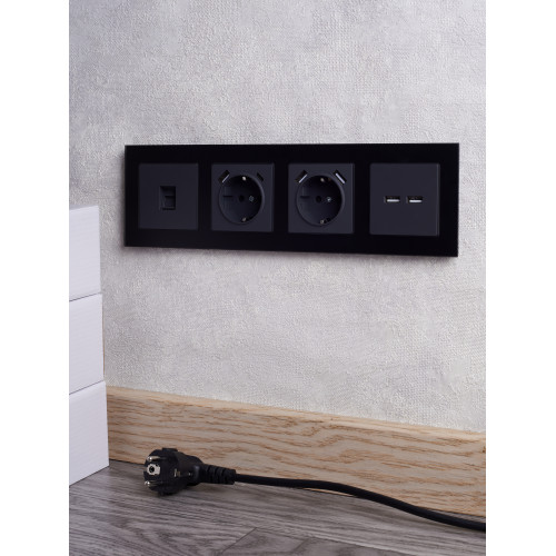 BRITE Рамка 4-местная РУ-4-2-Бр стекло черный матовый IEK BRITE Рамка 4-местная РУ-4-2-Бр стекло черный матовый IEK