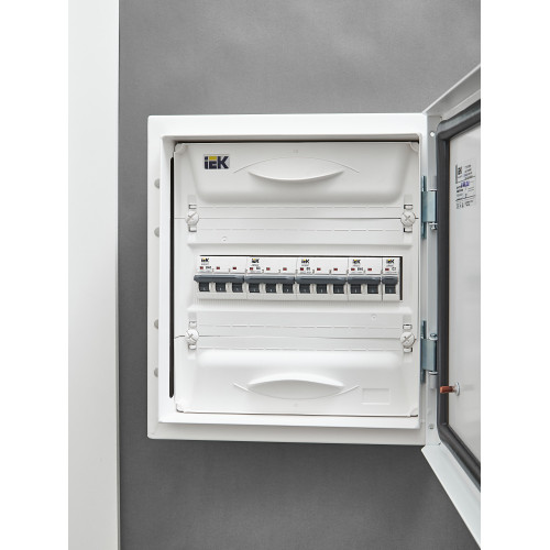 ARMAT Автоматический выключатель M06N 3P D 3А IEK