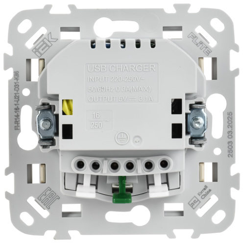 FLITE Розетка 1-местная с заземлением с защитными шторками 16А с USB A+A 3,1А безвинтовое крепление РСЮша11-1-ФлСл сливочный IEK FLITE Розетка 1-местная с заземлением с защитными шторками 16А с USB A+A 3,1А безвинтовое крепление РСЮша11-1-ФлСл сливочный IEK