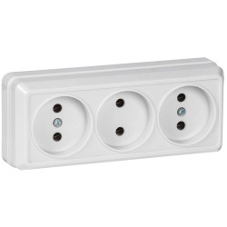 Розетка 3-м ОП Октава 10А IP20 без заземл. бел. IEK ERO30-K01-10-DC
