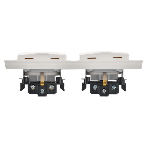 BRITE Комплект 1-местная с заземлением с защитными шторками и крышкой 16А IP44 2 штуки в сборе с двойной рамкой РСбш10-3-44-БрБ белый