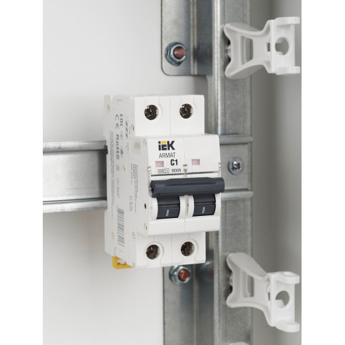 ARMAT Автоматический выключатель M06N 2P C 1А IEK
