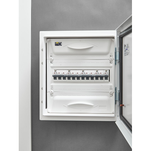 ARMAT Автоматический выключатель M06N 3P D 6А IEK
